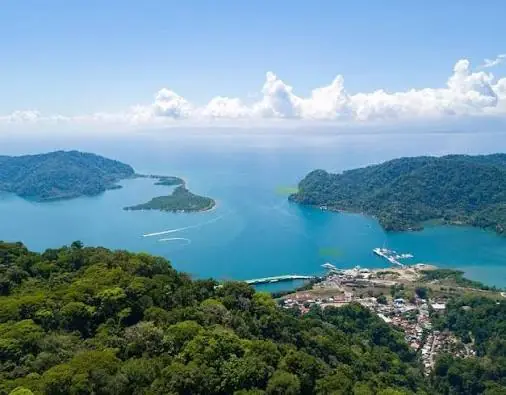 Aerial view of Golfito: the town, its docks and the bay opening onto the Golfo Dulce
